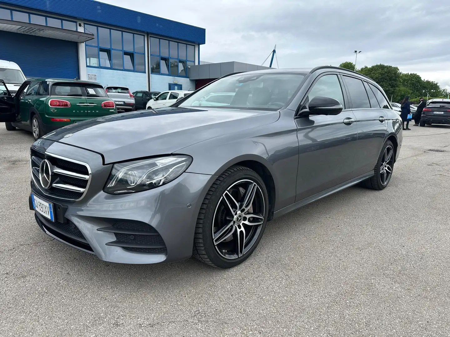 Mercedes-Benz E 350 E SW 350 d Premium auto - GA890XV Negru - 2