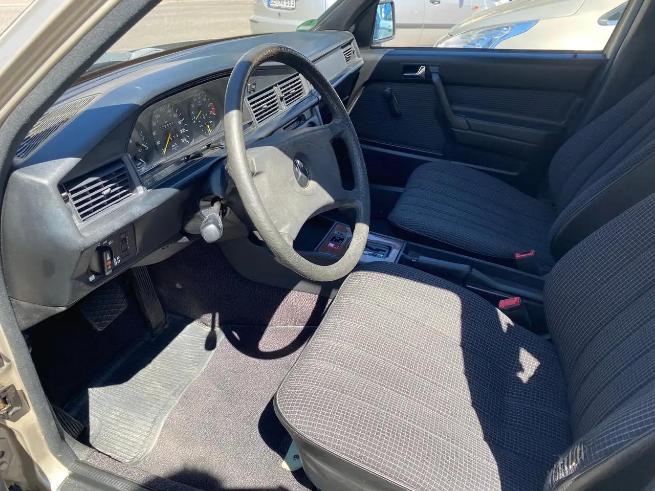 Mercedes-Benz 190 E, foto 11