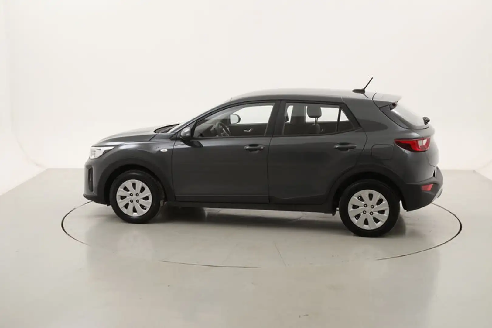 Kia Stonic Urban 1.2 Benzina 84CV Grigio - 2