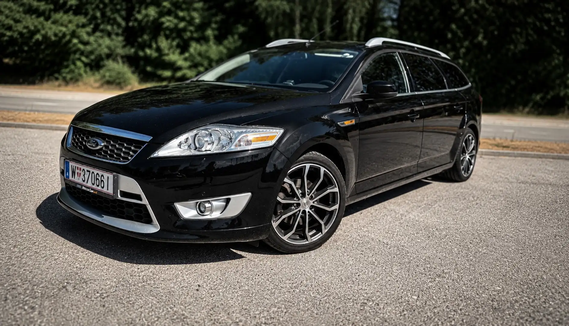 Ford Mondeo Mondeo Traveller Titanium S 2,2 TDCi DPF Titanium Schwarz - 1