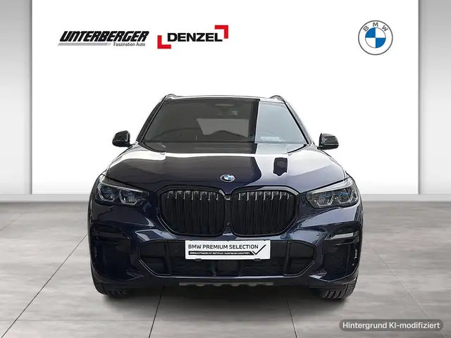 BMW X5 view 2
