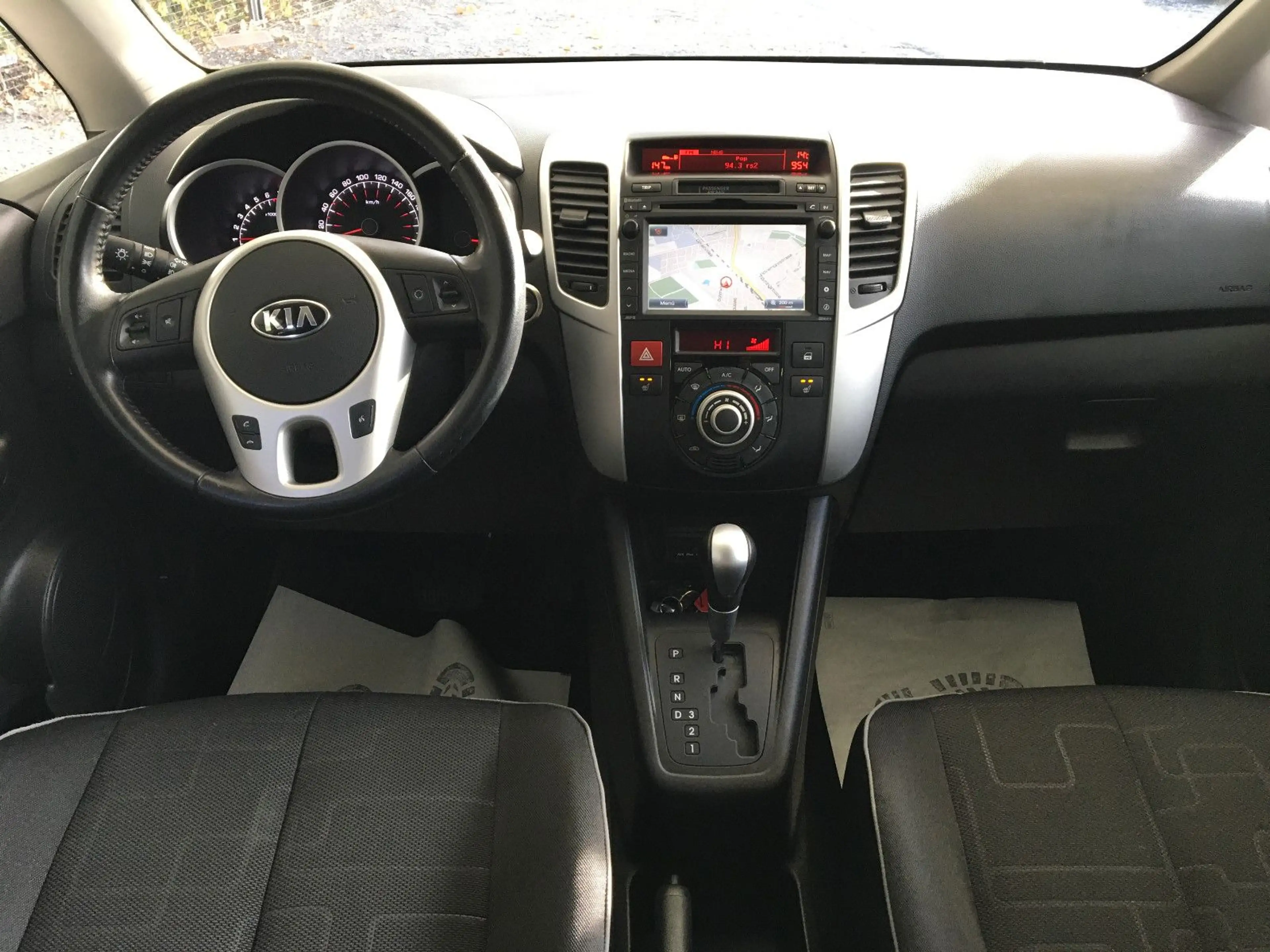 Kia Venga 1.6 FIFA World Cup Edition/Autom/Navi/PDC — photo 12