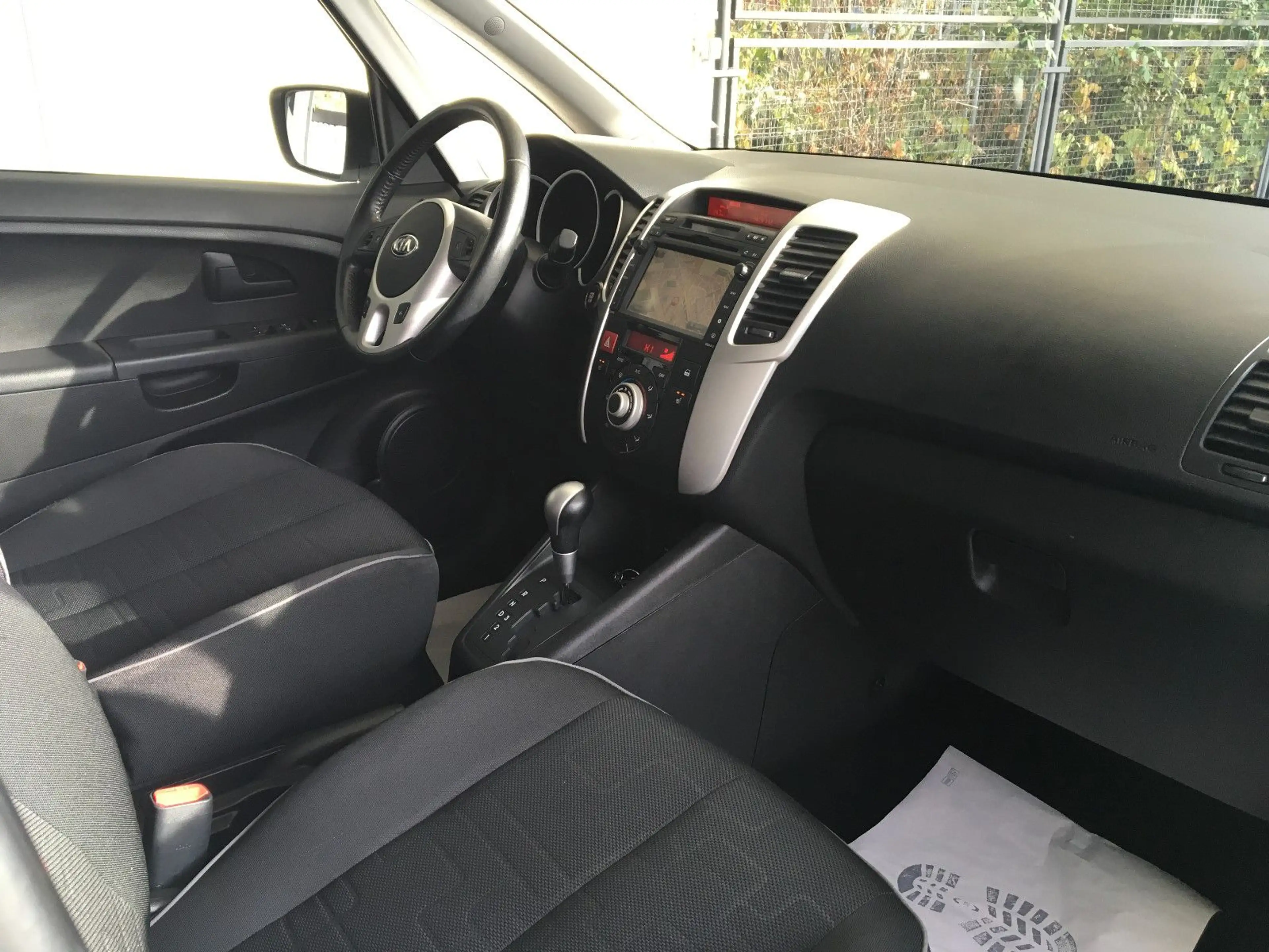 Kia Venga 1.6 FIFA World Cup Edition/Autom/Navi/PDC — photo 13