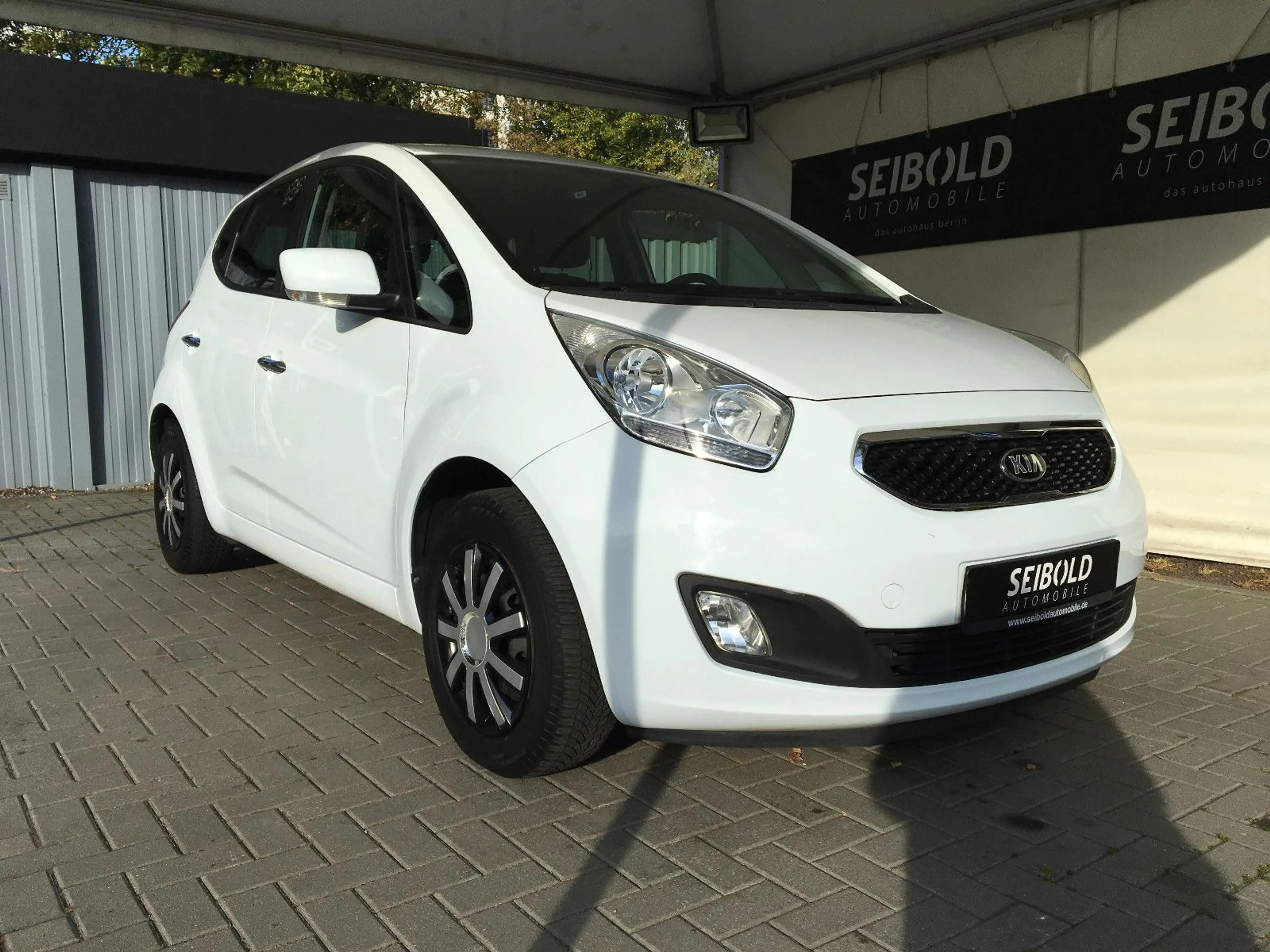 Kia Venga 1.6 FIFA World Cup Edition/Autom/Navi/PDC — photo 2