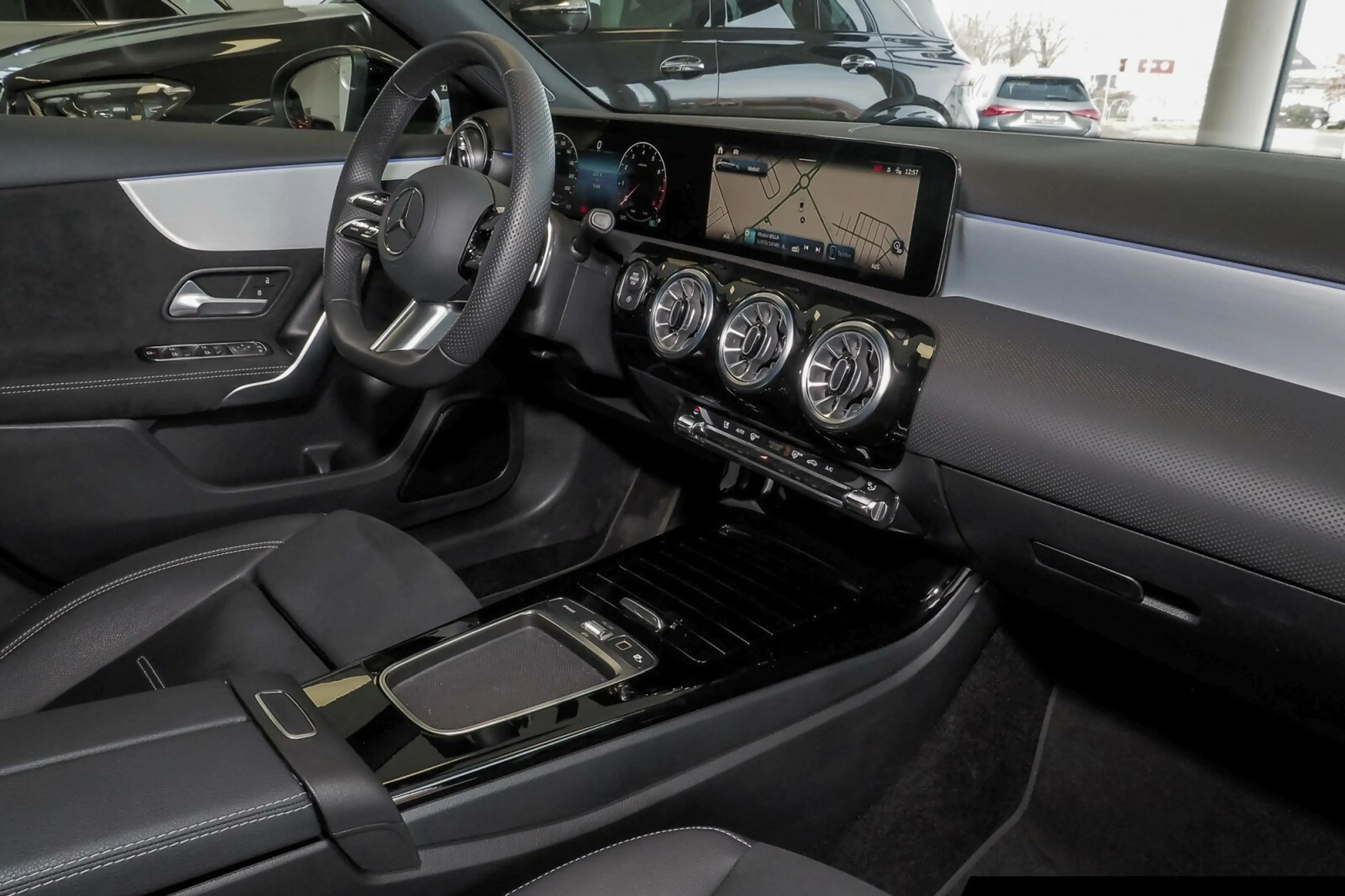 Mercedes-Benz A 200 A 200 AMG Night/Kamera/LED/Totwinkel/Navi AMG Line — photo 7