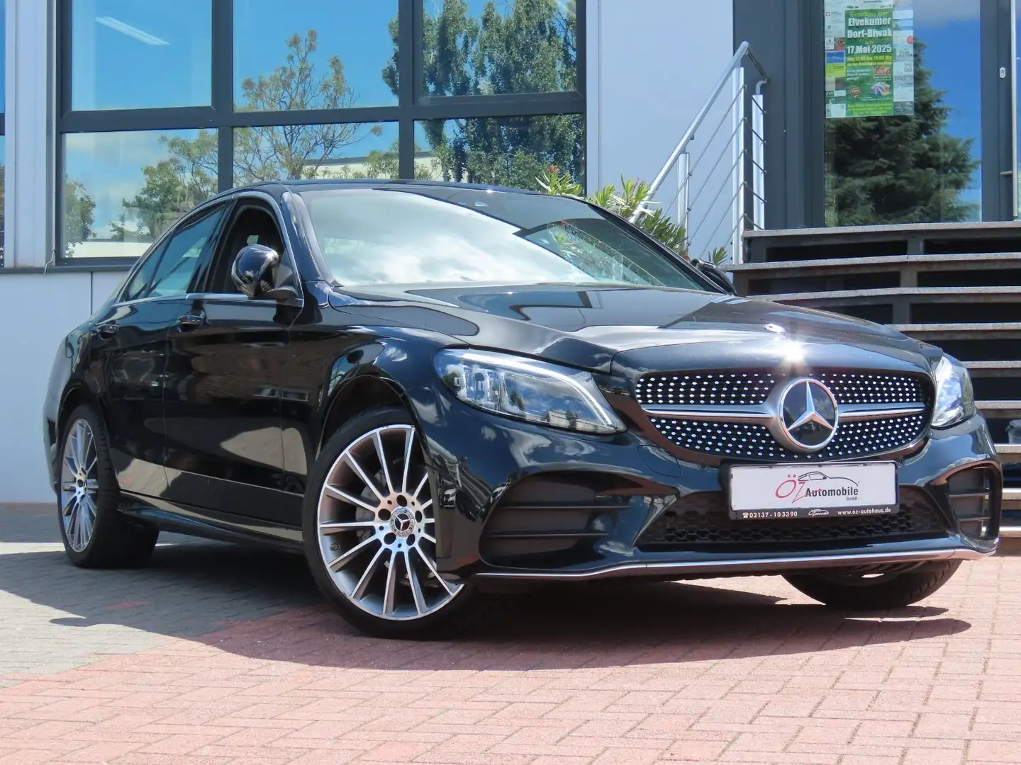 Mercedes-Benz C 200 4MATIC Autom. AMG-Line Leder Sitzheizung Nero - 1