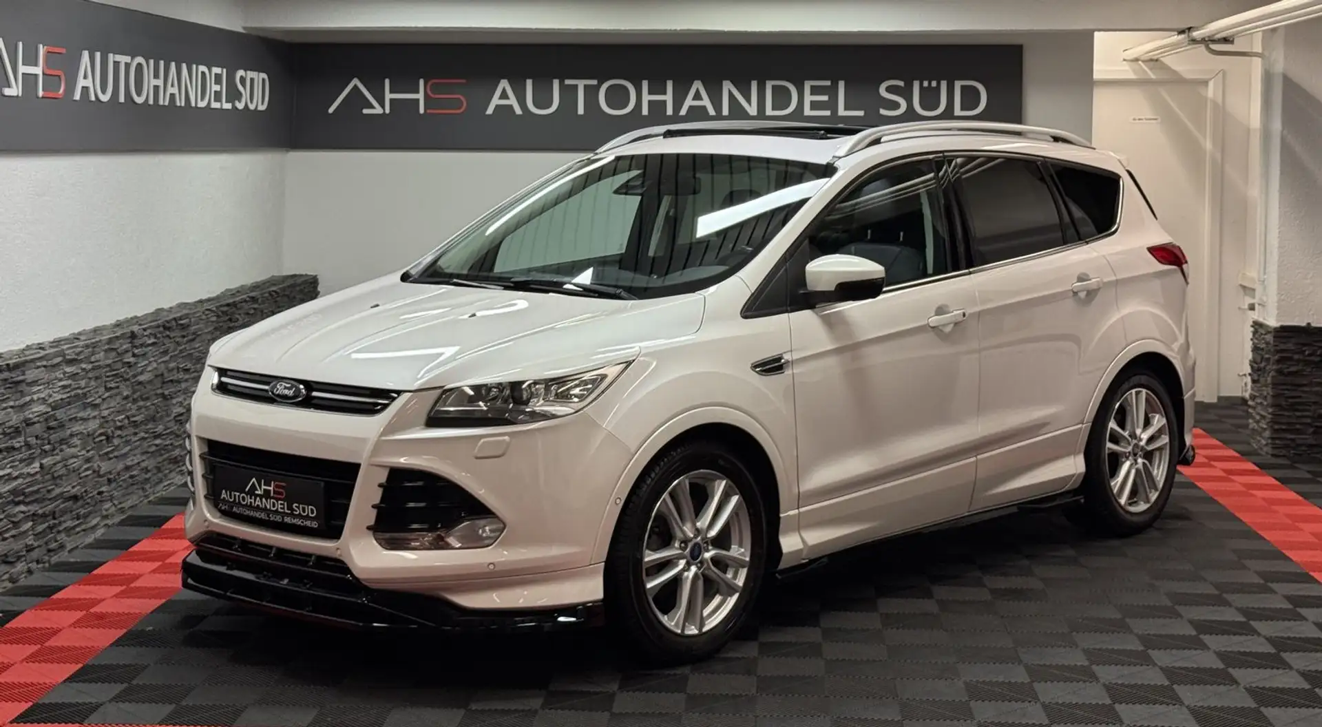Ford Kuga Individual*PANORAMA*LEDER*AHK* Blanc - 1