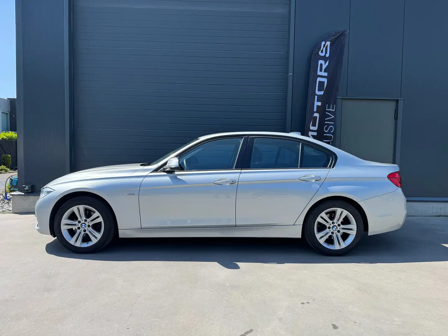 BMW 318 dA Sportline 1e EIG LED/NAVI/PDC/GARANTIE Zilver - 2