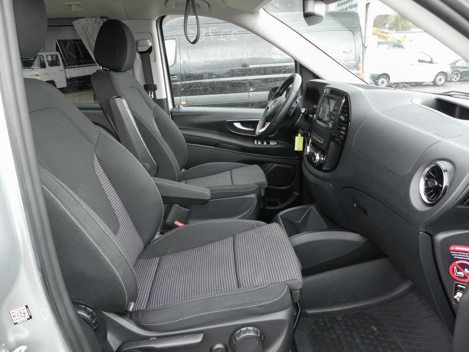 Mercedes-Benz V 220