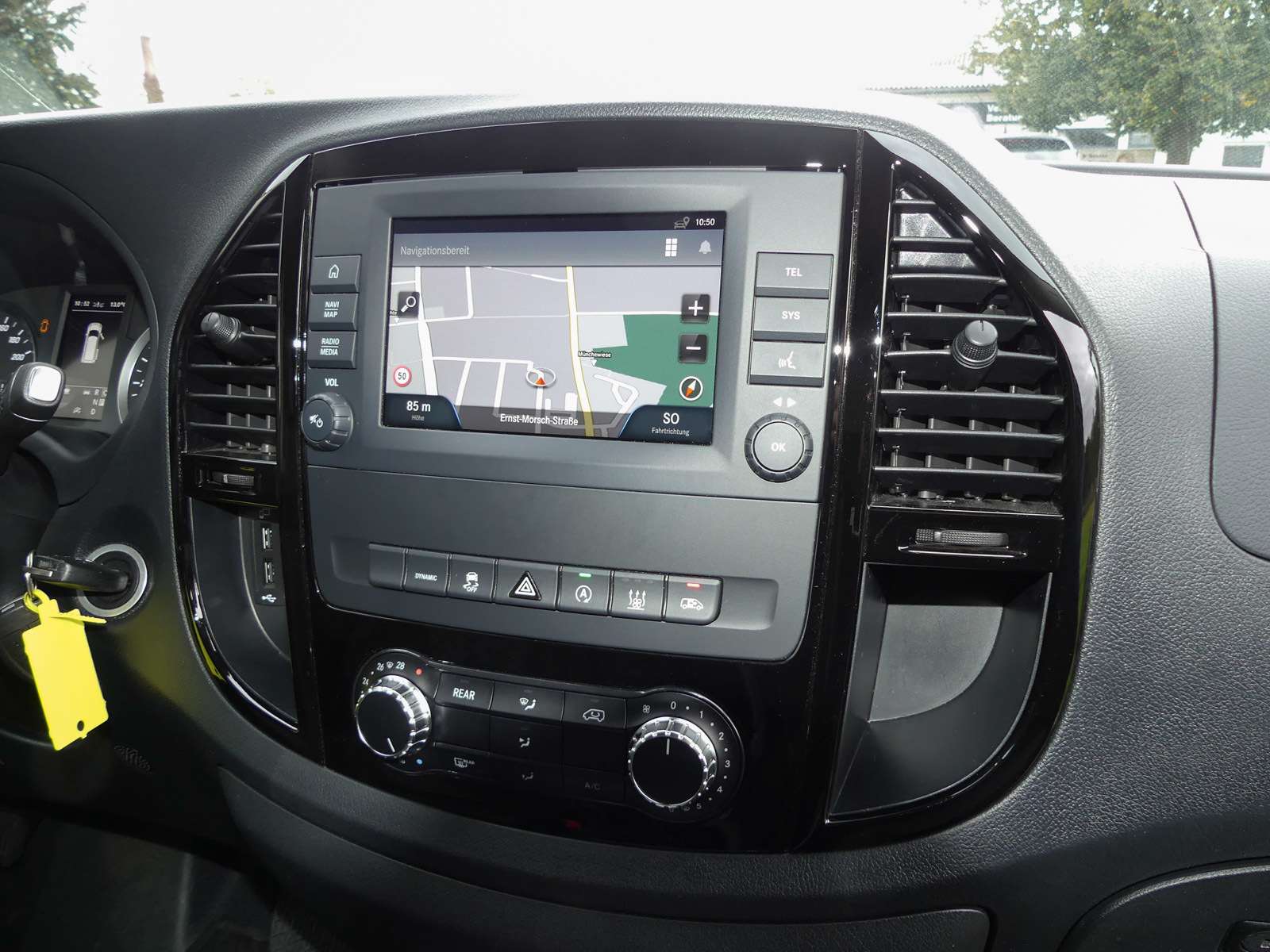 Mercedes-Benz V 220