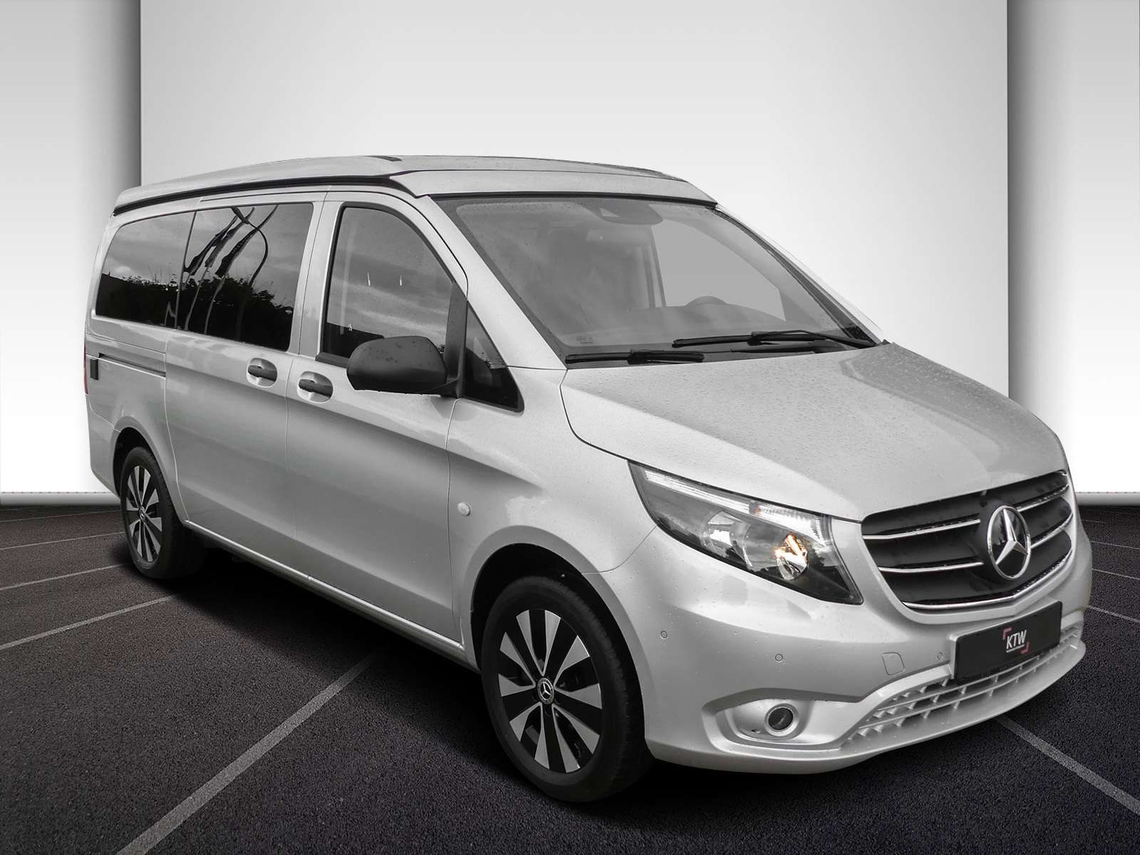 Mercedes-Benz V 220