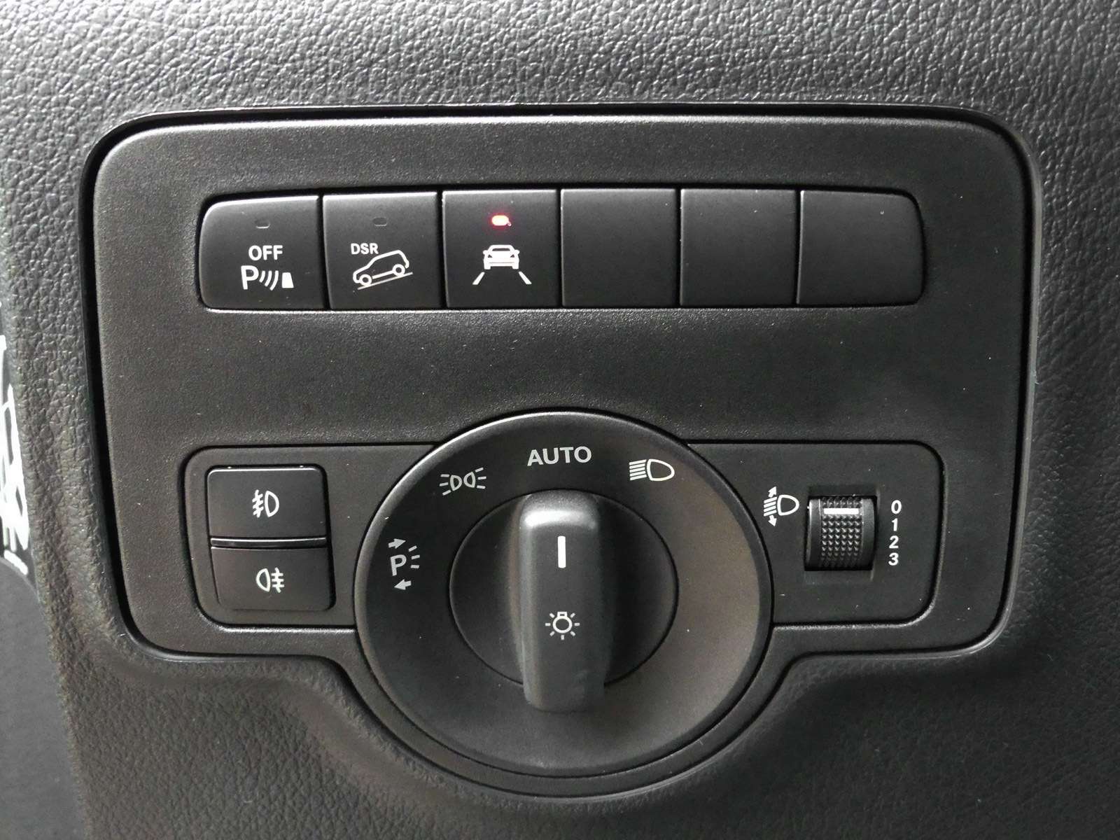 Mercedes-Benz V 220