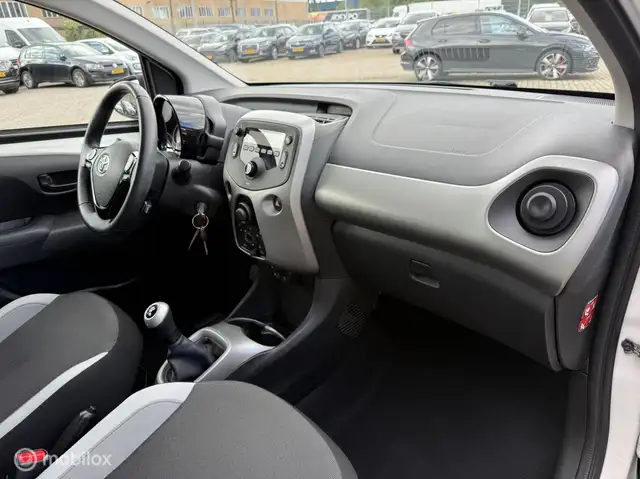 Toyota Aygo view 13