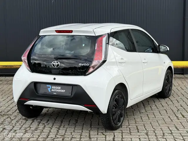 Toyota Aygo view 3