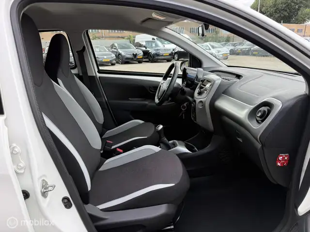 Toyota Aygo view 14
