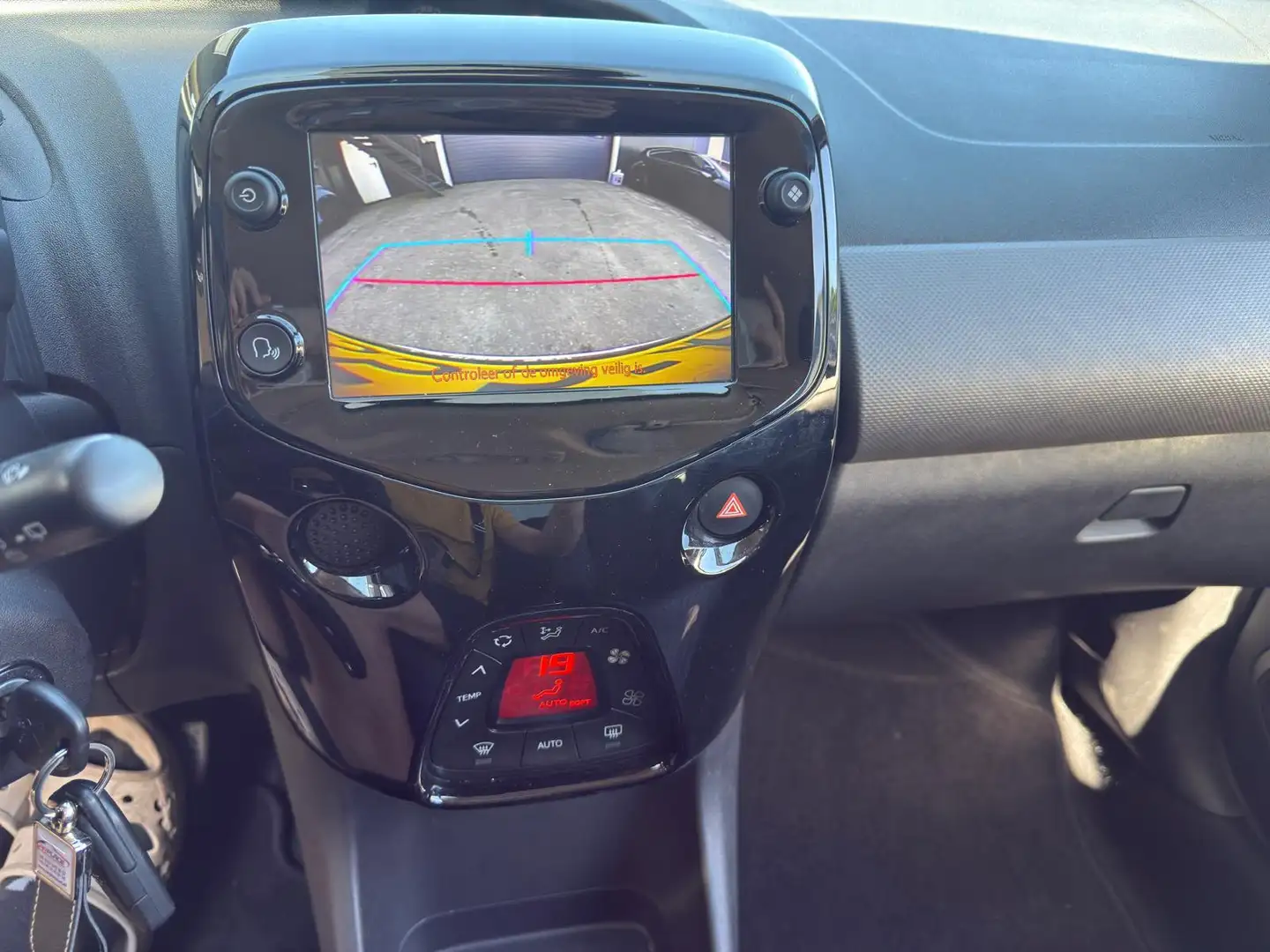Peugeot 108 1.0 e-VTi Allure NAP Carplay IN BTW Cruise FULL Blanc - 2