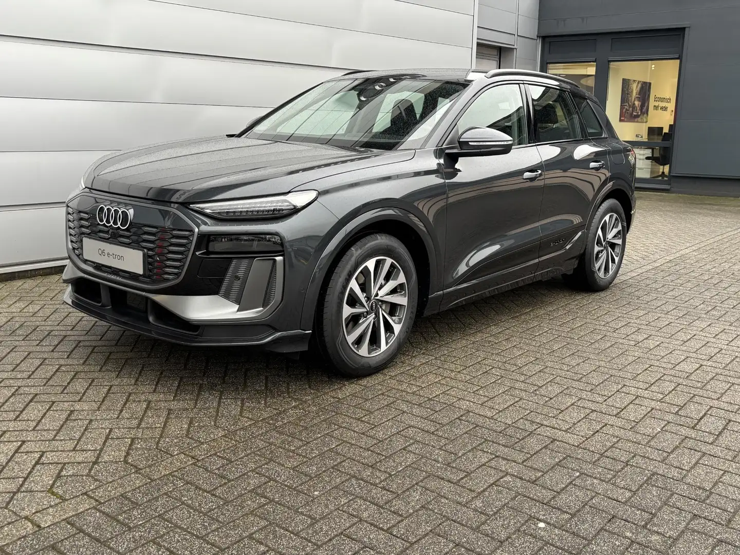 Audi Q6 e-tron Advanced edition (B1) e-tron perf 225kW/306 Сірий - 2