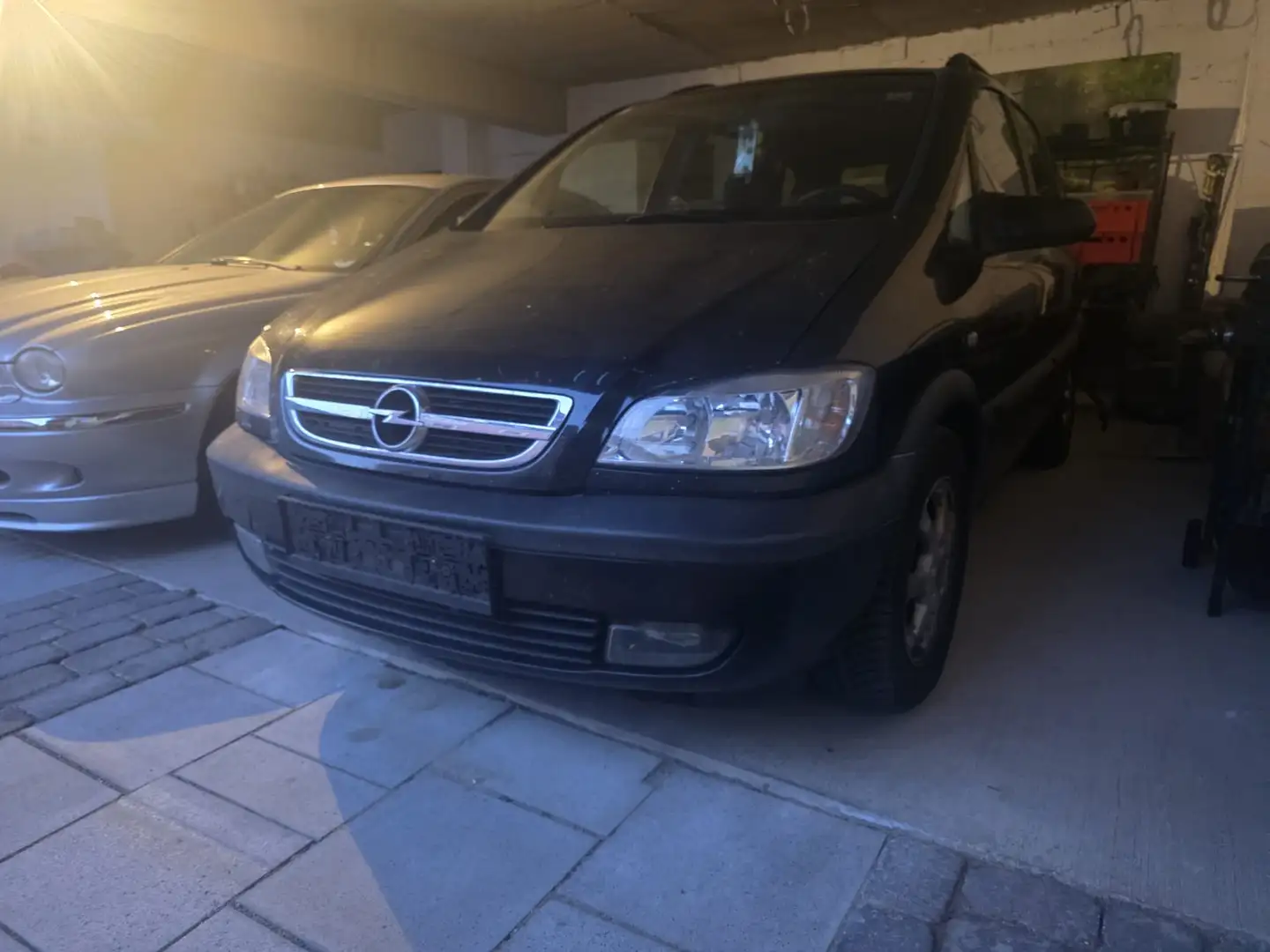 Opel Zafira Sportsline 2,2 16V Schwarz - 2