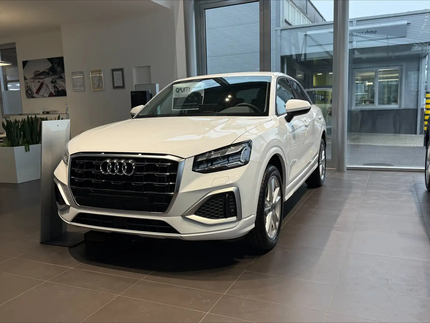 Audi Q2 Q2 30 TFSI admired Q²UIT! Edition Weiß - 1