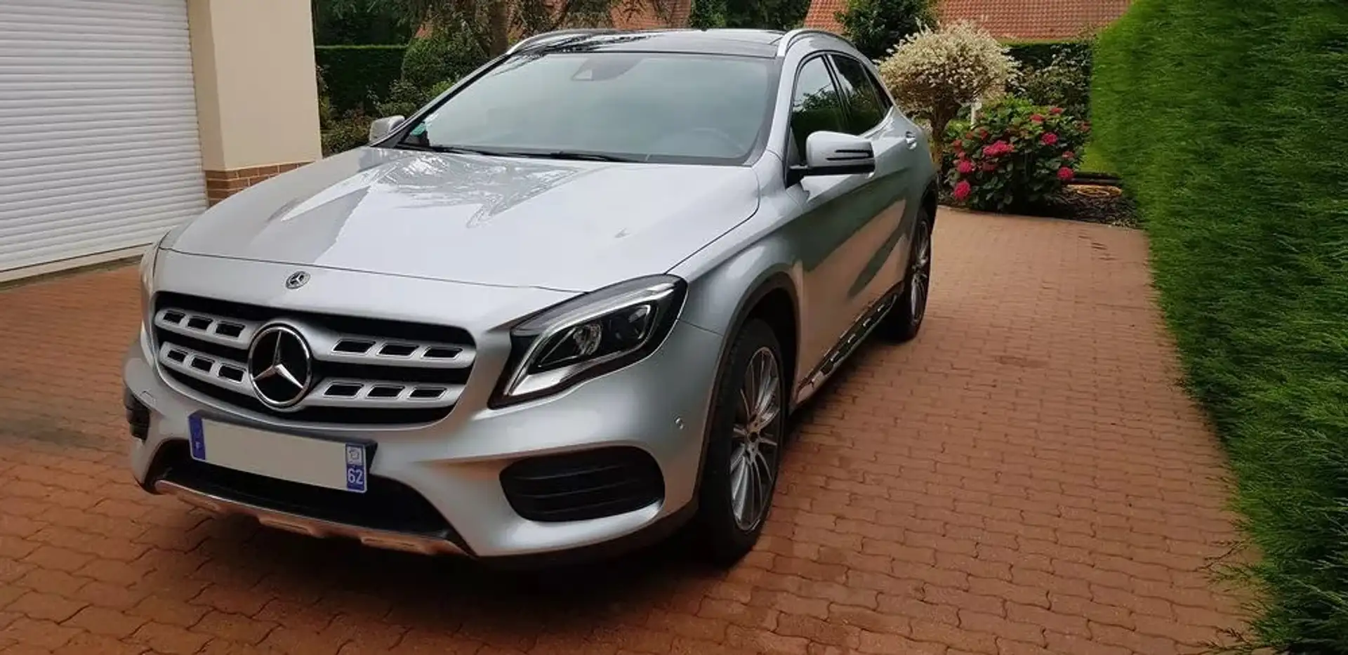 Mercedes-Benz GLA 200 GLA 200 d 7-G DCT Fascination - 1