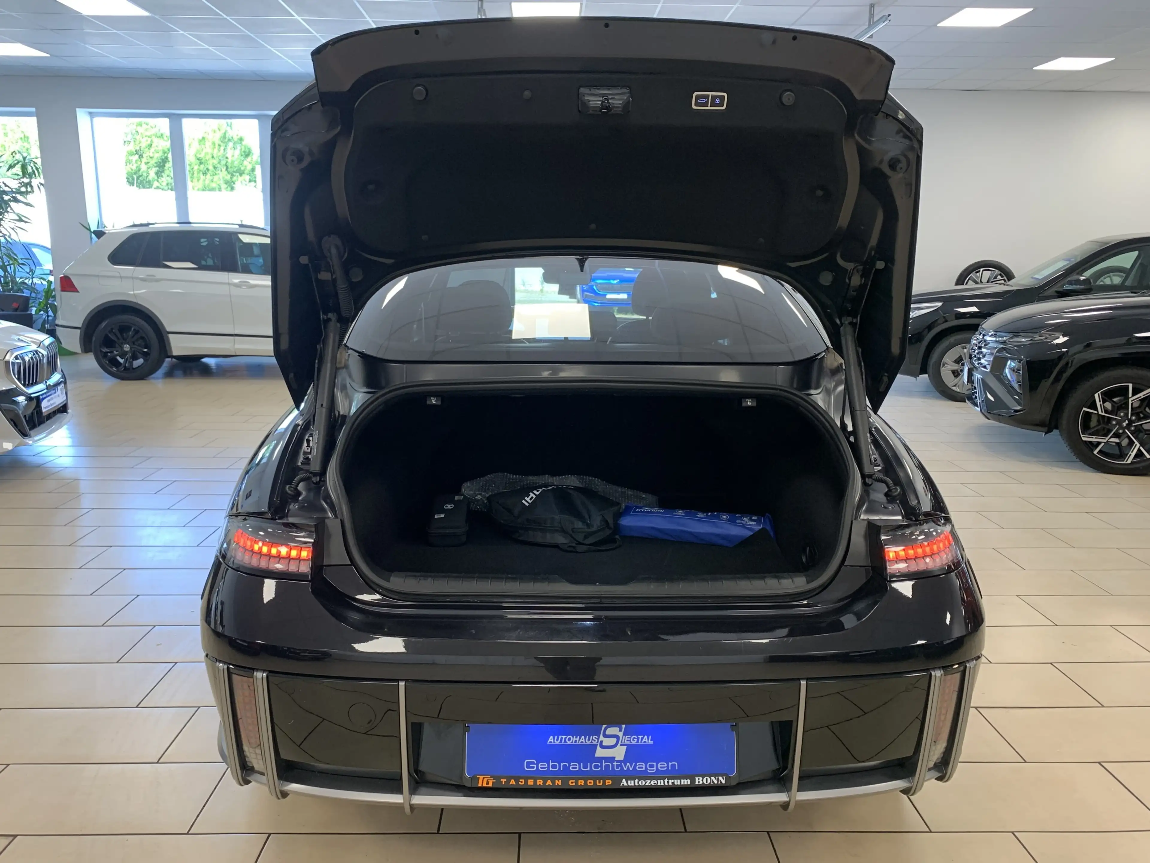 Hyundai IONIQ 6 Uniq*BOSE*Pano*ACC*360 Cam*CarPlay*Leder — photo 8