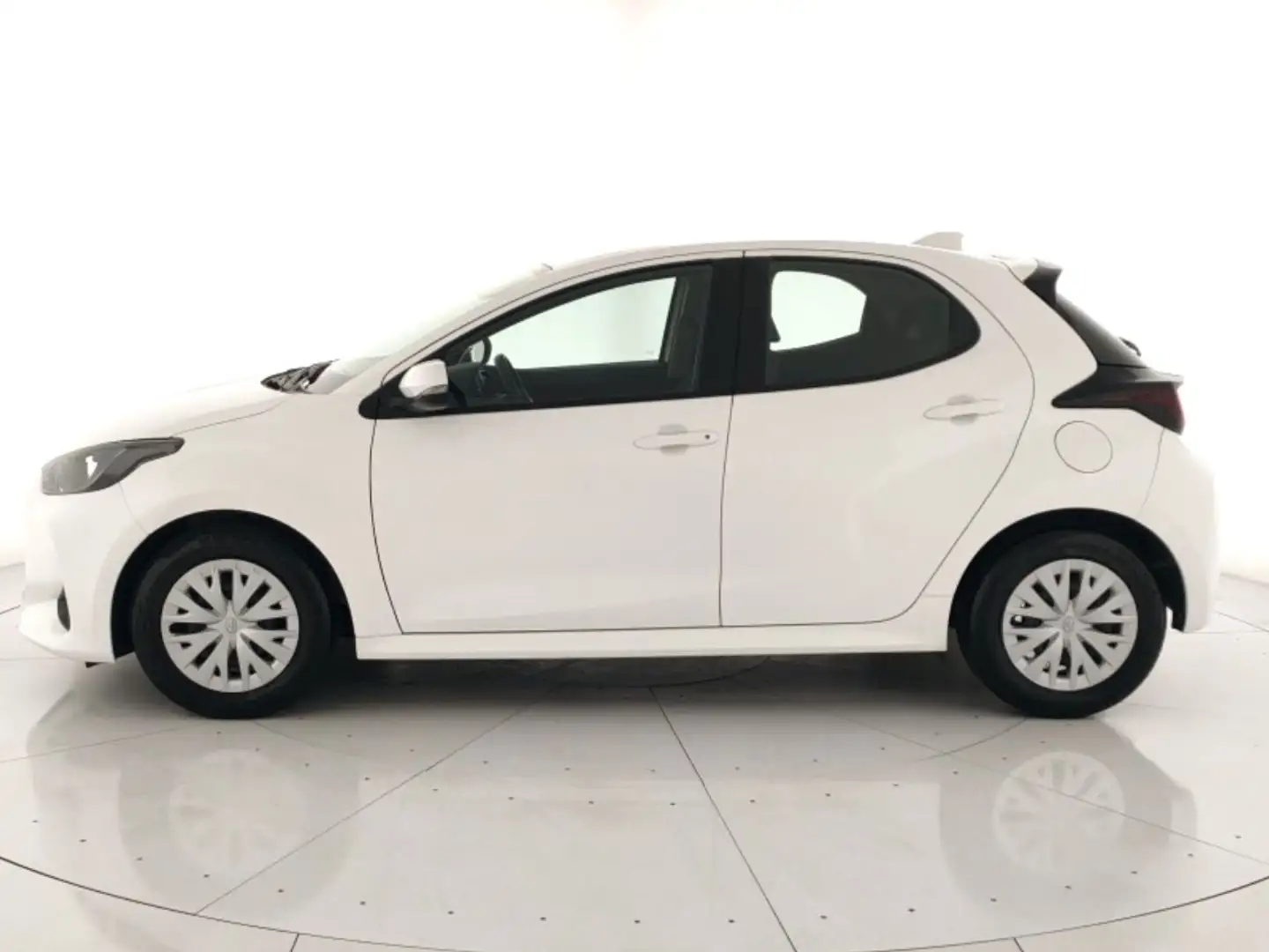 Toyota Yaris 1.0 Active Bianco - 2