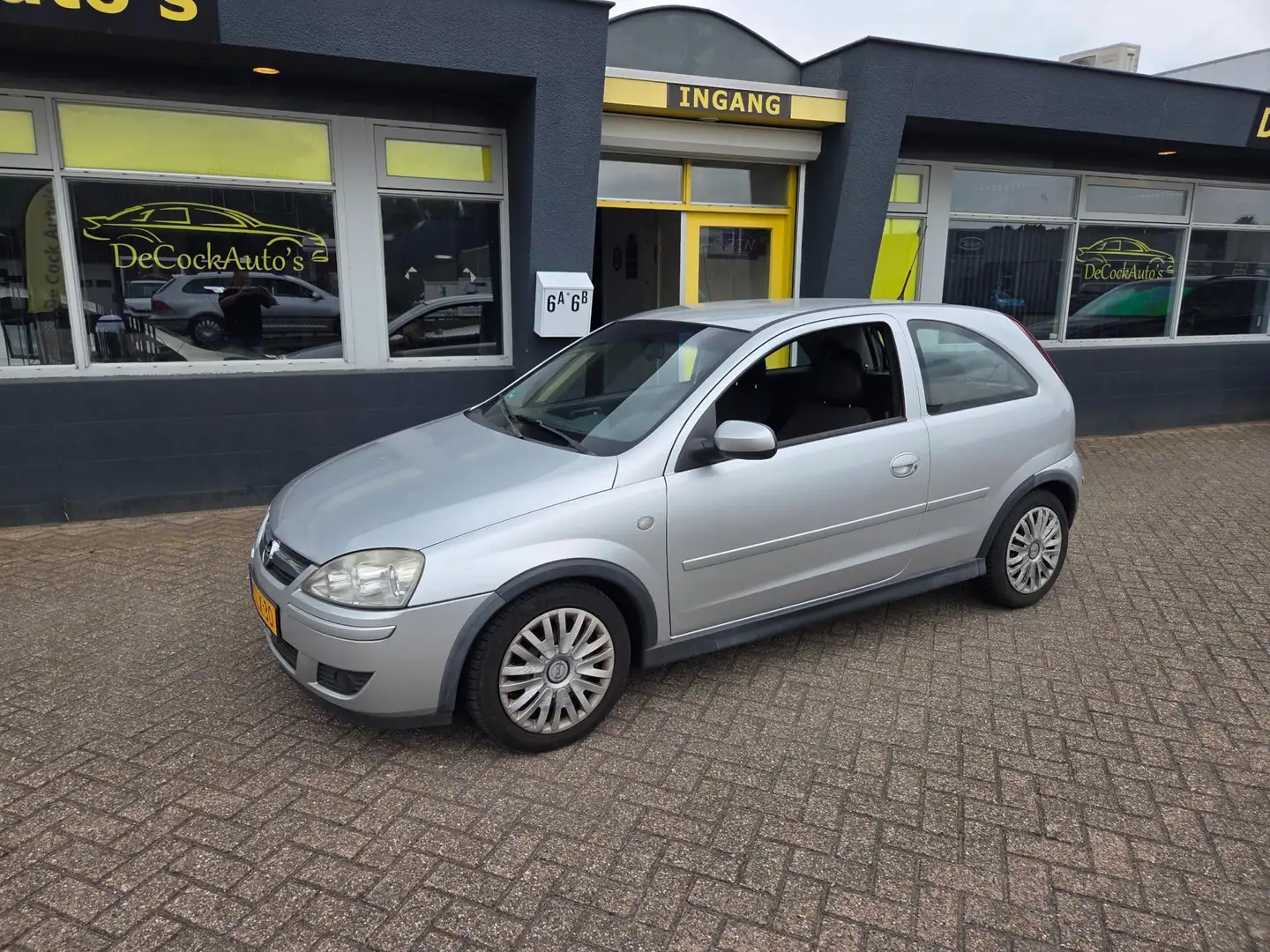 Opel Corsa 1.2-16V Essentia/AIRCO Grijs - 2