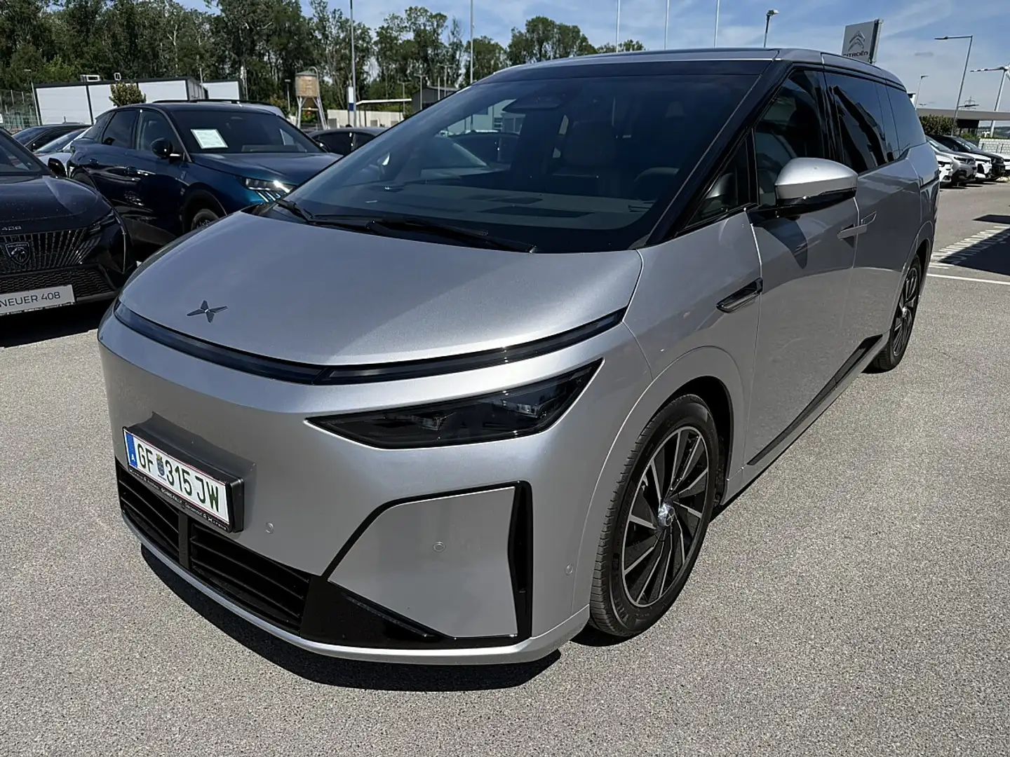 Xpeng X9 XPENG X9 FWD Long Range Silber - 1