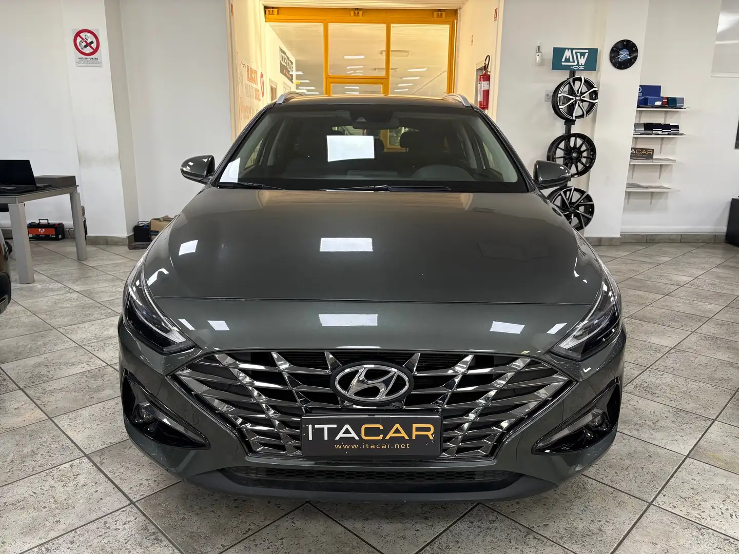 Hyundai i30 Wagon 1.0 t-gdi 48V Prime 120cv promo fin Gris - 2