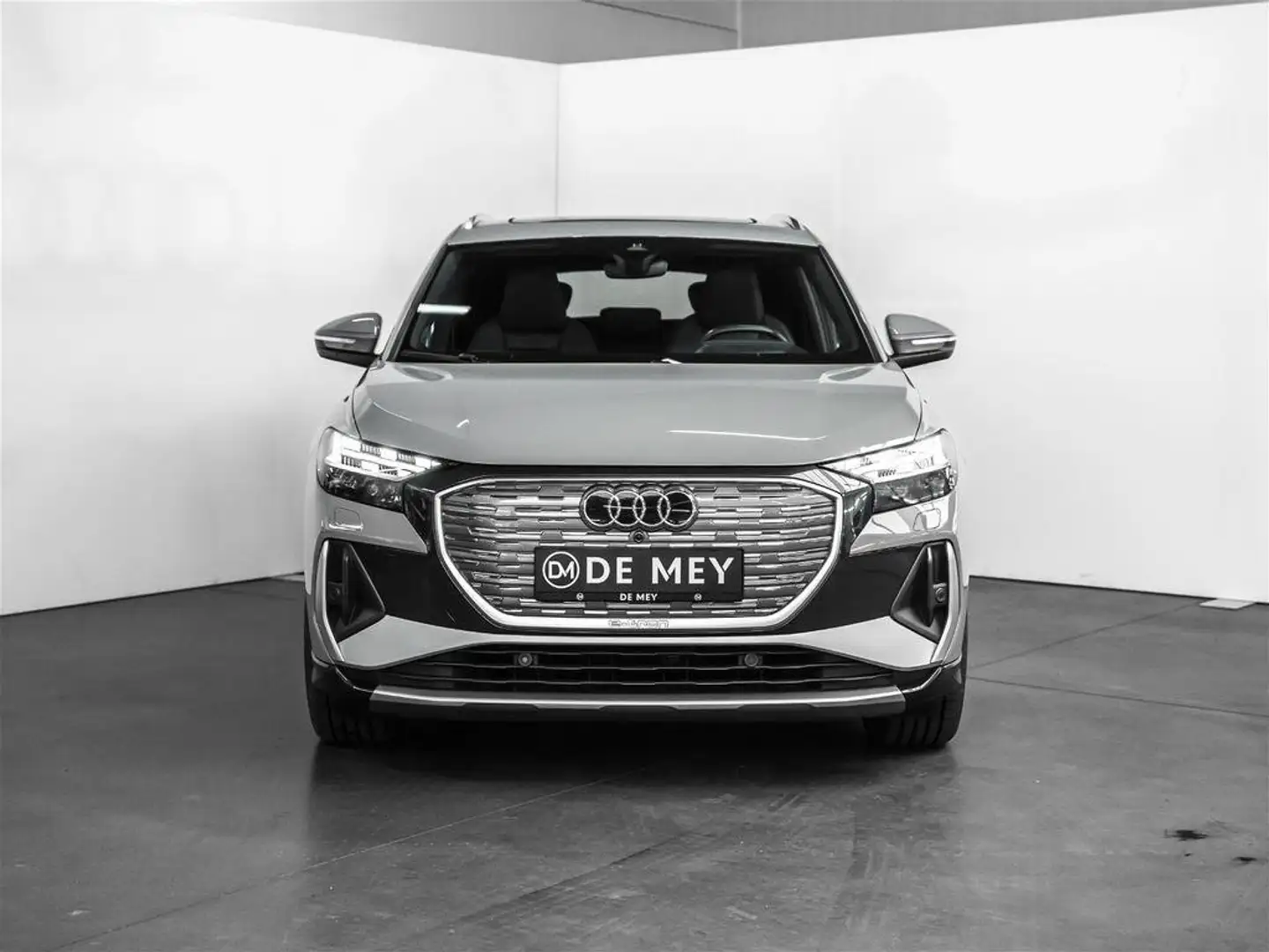 Audi Q4 e-tron 40 S-LINE 82 kWh / PANO / SONOS / NAPPA / HEAD-UP  Grijs - 2