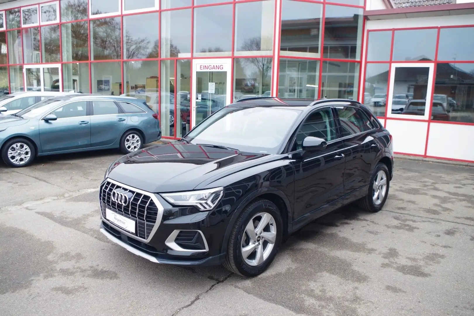 Audi Q3 35 TDI S-tronic advanced, LED Matrix, AHK Noir - 1