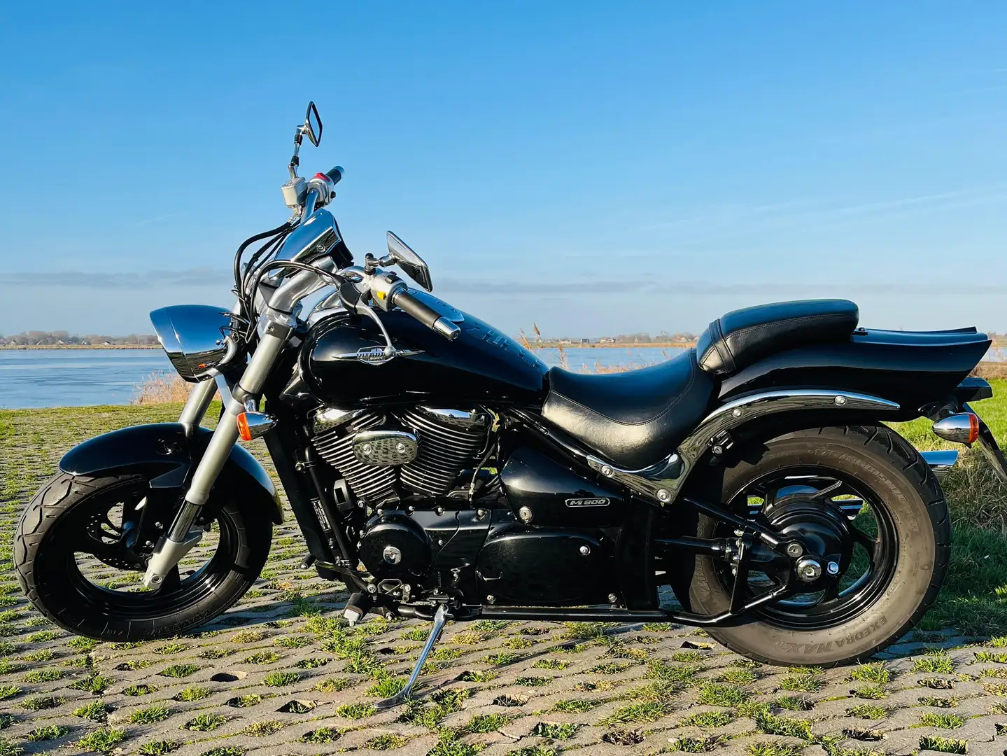 Suzuki VZ 800 Marauder Negro - 2