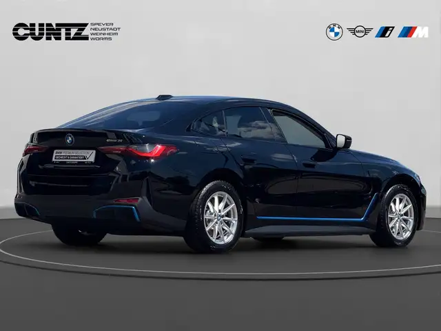 BMW I4 view 6
