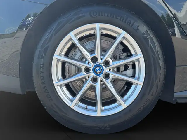 BMW I4 view 14