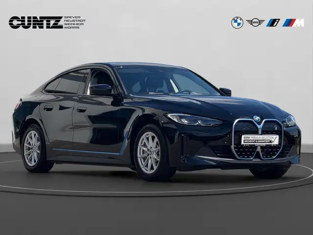 BMW I4 view 4