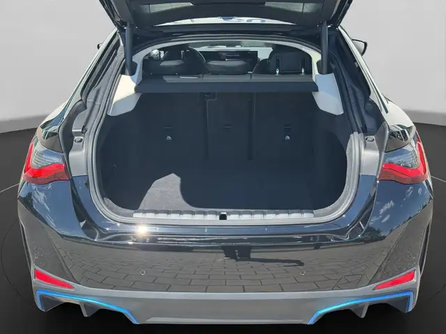 BMW I4 view 17