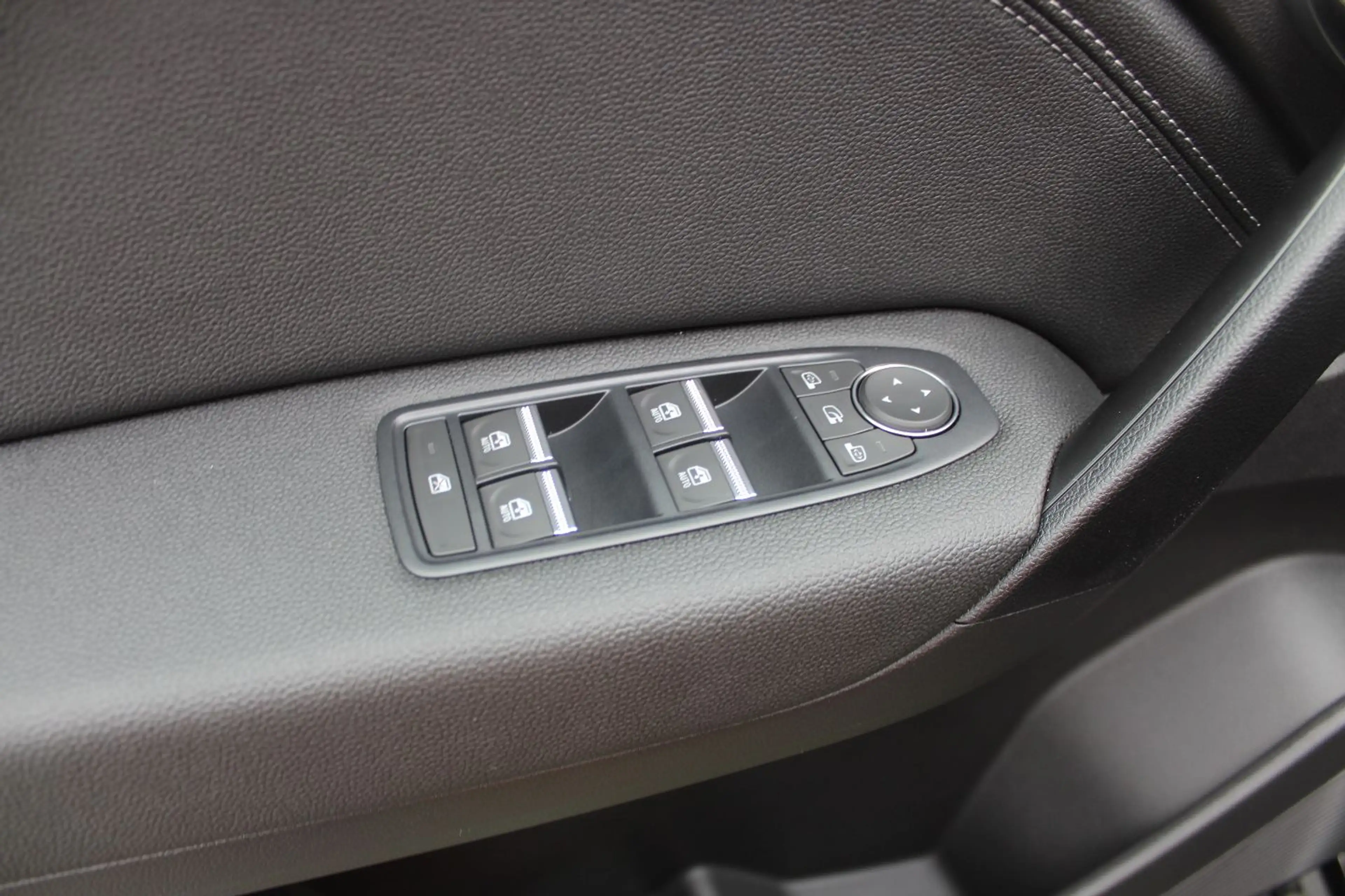 Mitsubishi ASX Select 1.6 Plug-in Hybrid - Garantie bis 07/2030 — photo 9
