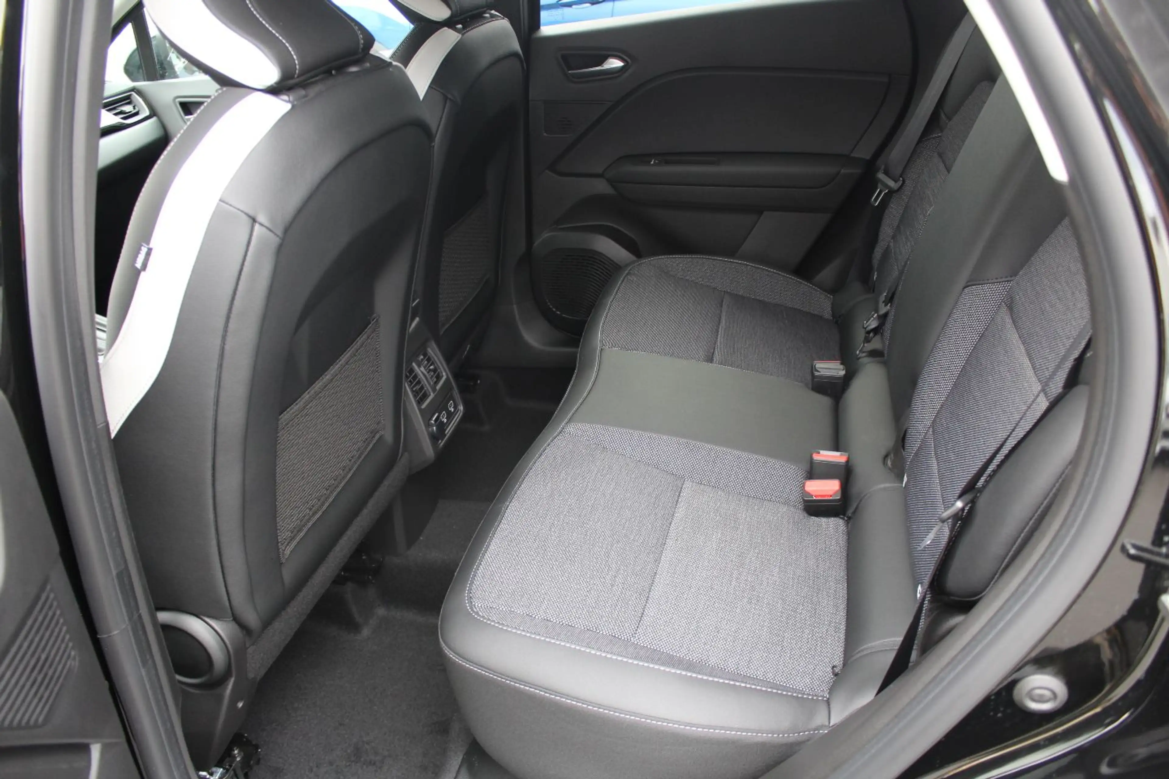 Mitsubishi ASX Select 1.6 Plug-in Hybrid - Garantie bis 07/2030 — photo 13