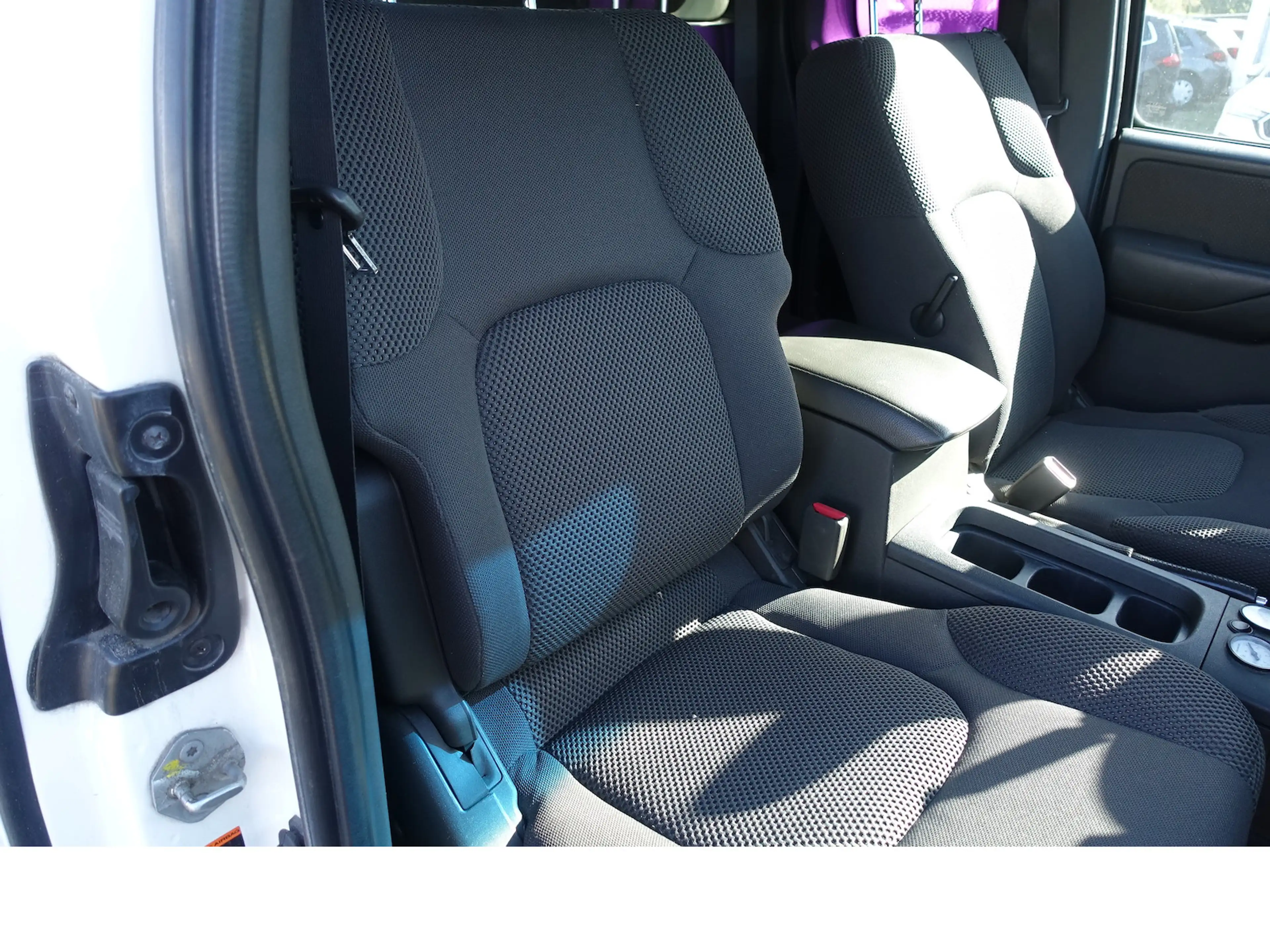 Nissan Navara King Cab SE 4X4 Navi AHK Sitzheizung — photo 15