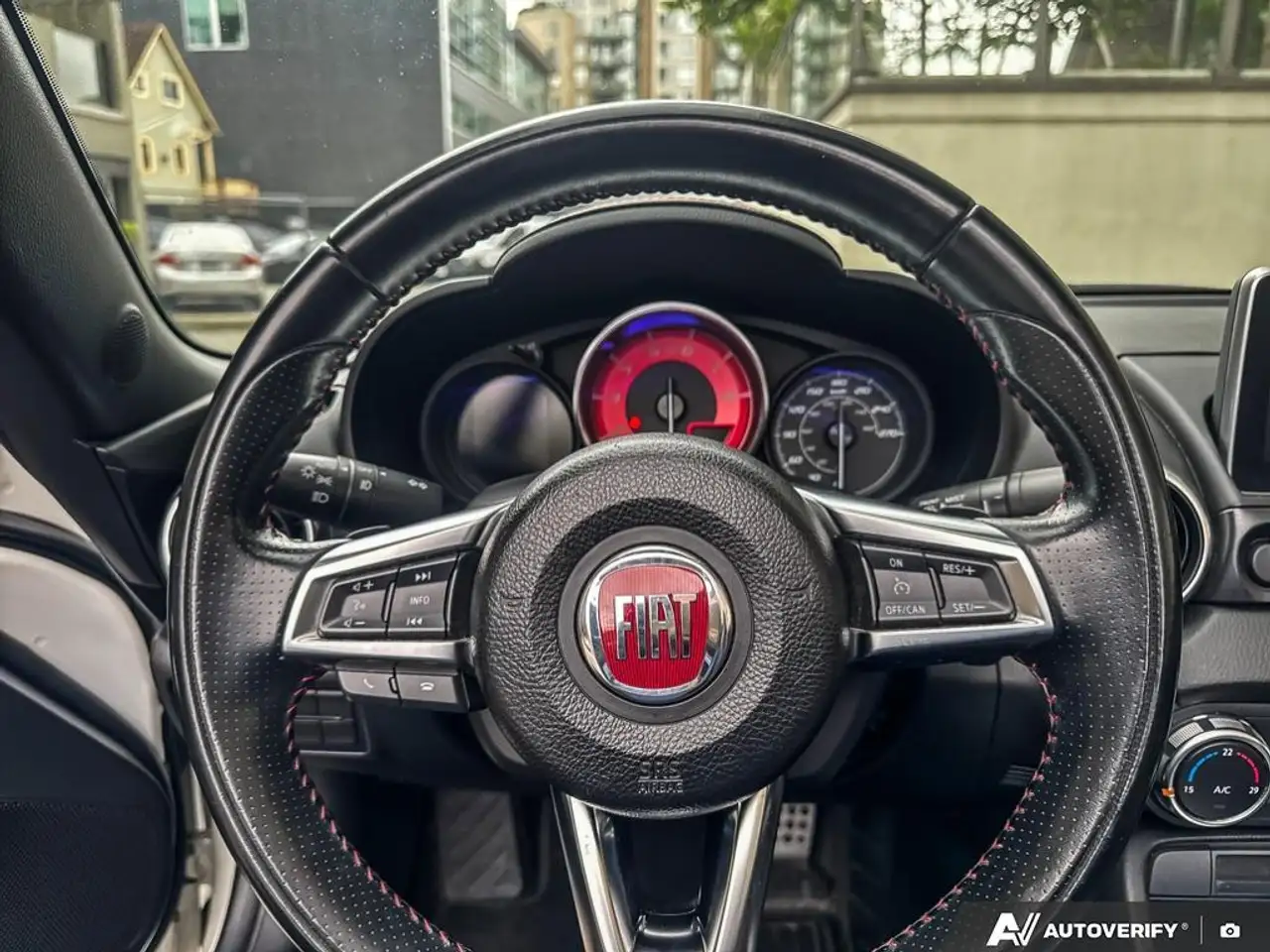 Fiat 124 Spider снимка Fiat 124 Spider