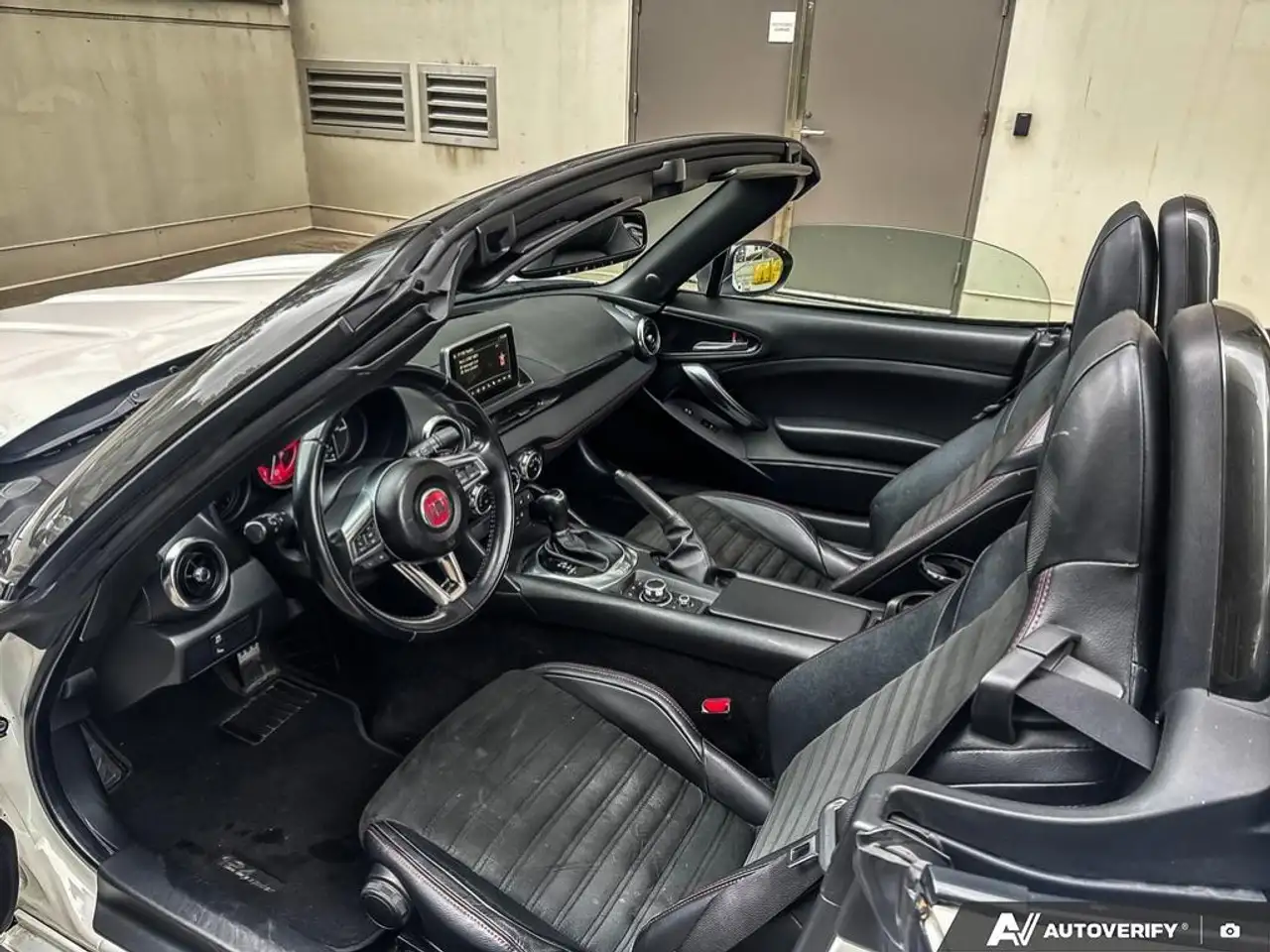 Fiat 124 Spider снимка Fiat 124 Spider