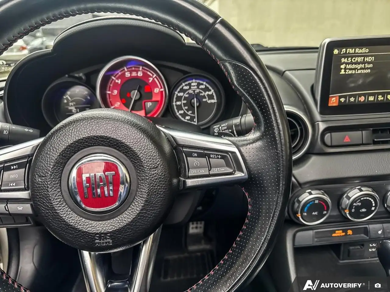 Fiat 124 Spider снимка Fiat 124 Spider