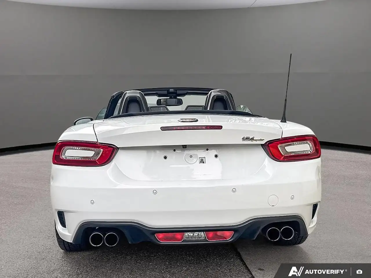 Fiat 124 Spider снимка Fiat 124 Spider