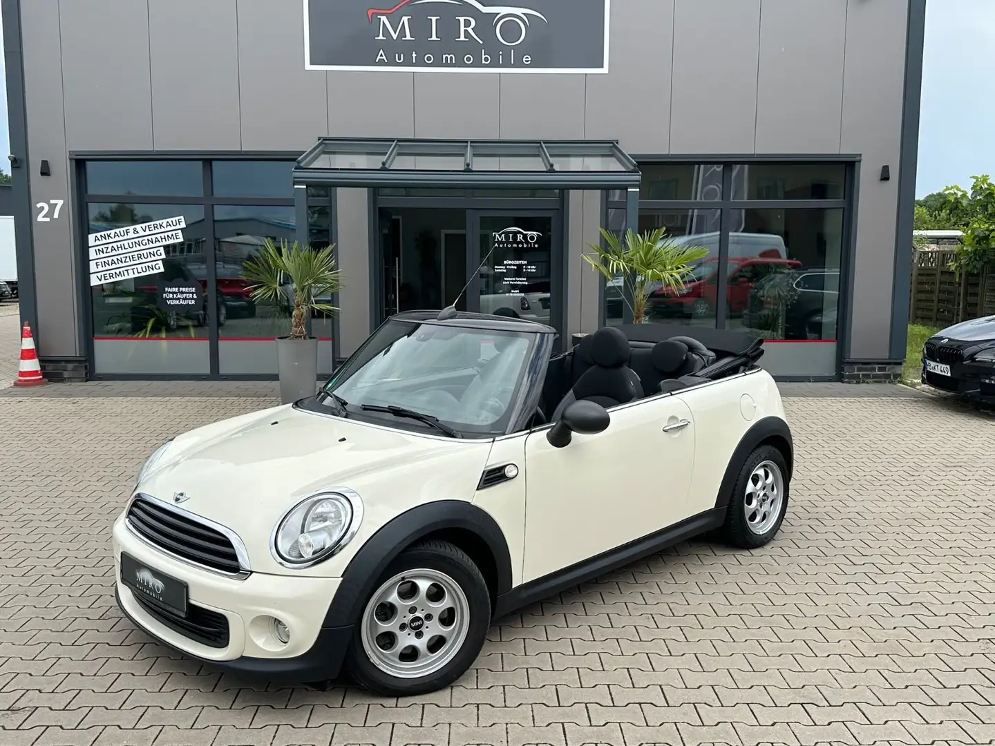MINI One Cabrio One Highgate Beige - 1