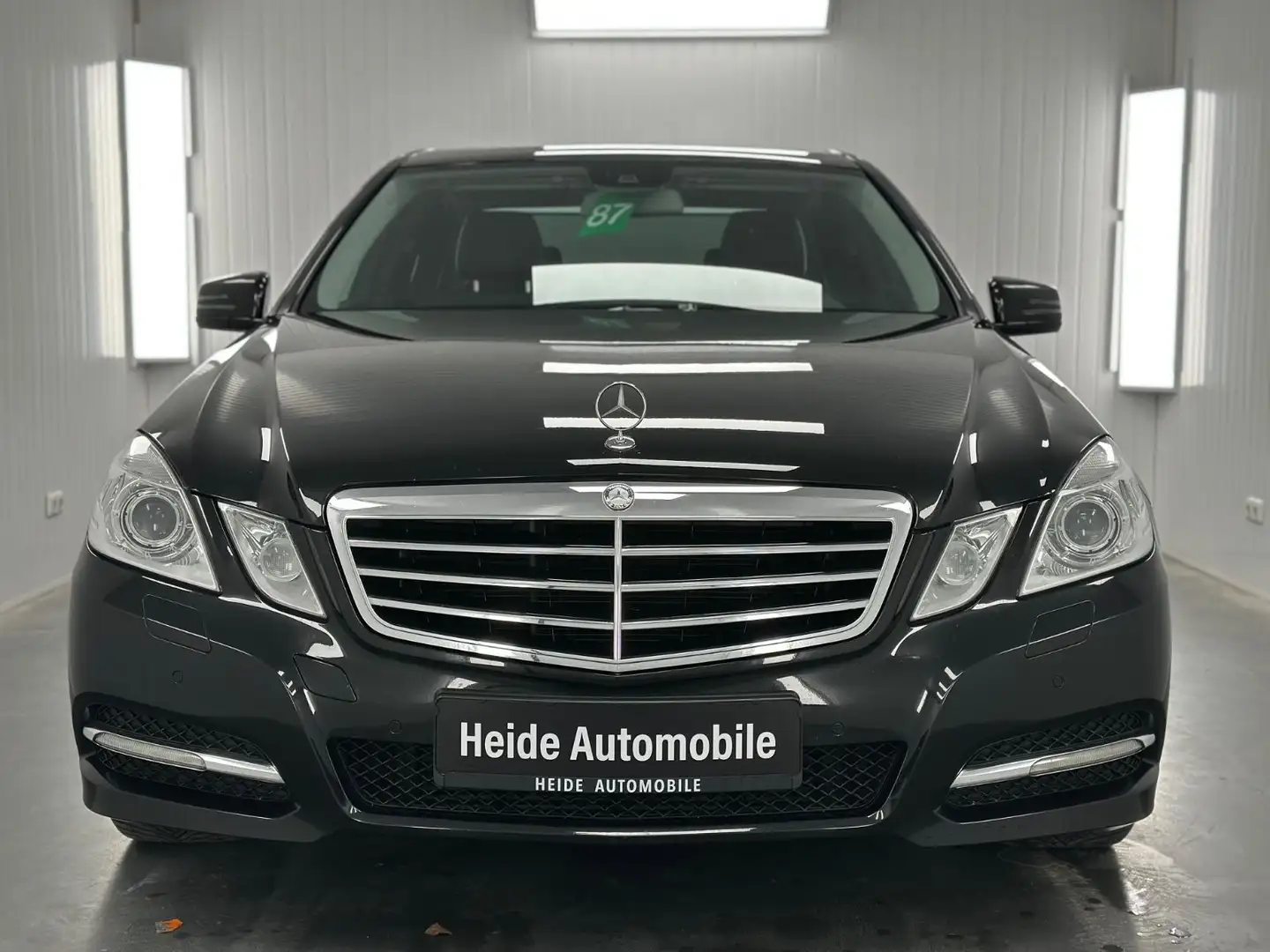 Mercedes-Benz E 220 CDI Avantgarde Sportpaket Xenon GlshD Noir - 2