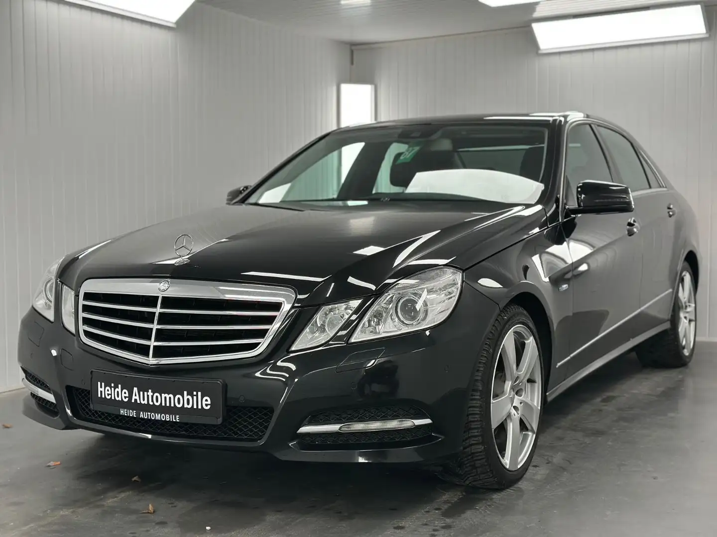 Mercedes-Benz E 220 CDI Avantgarde Sportpaket Xenon GlshD Noir - 1
