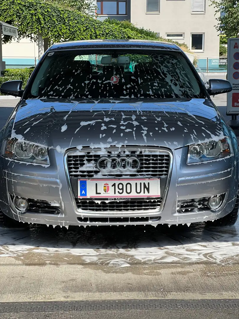 Audi A3 SB Ambiente 2,0 TDI Grau - 2