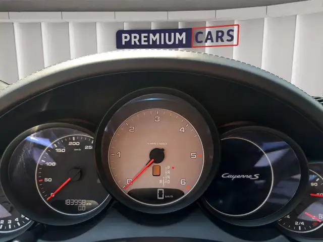 Porsche Cayenne view 13