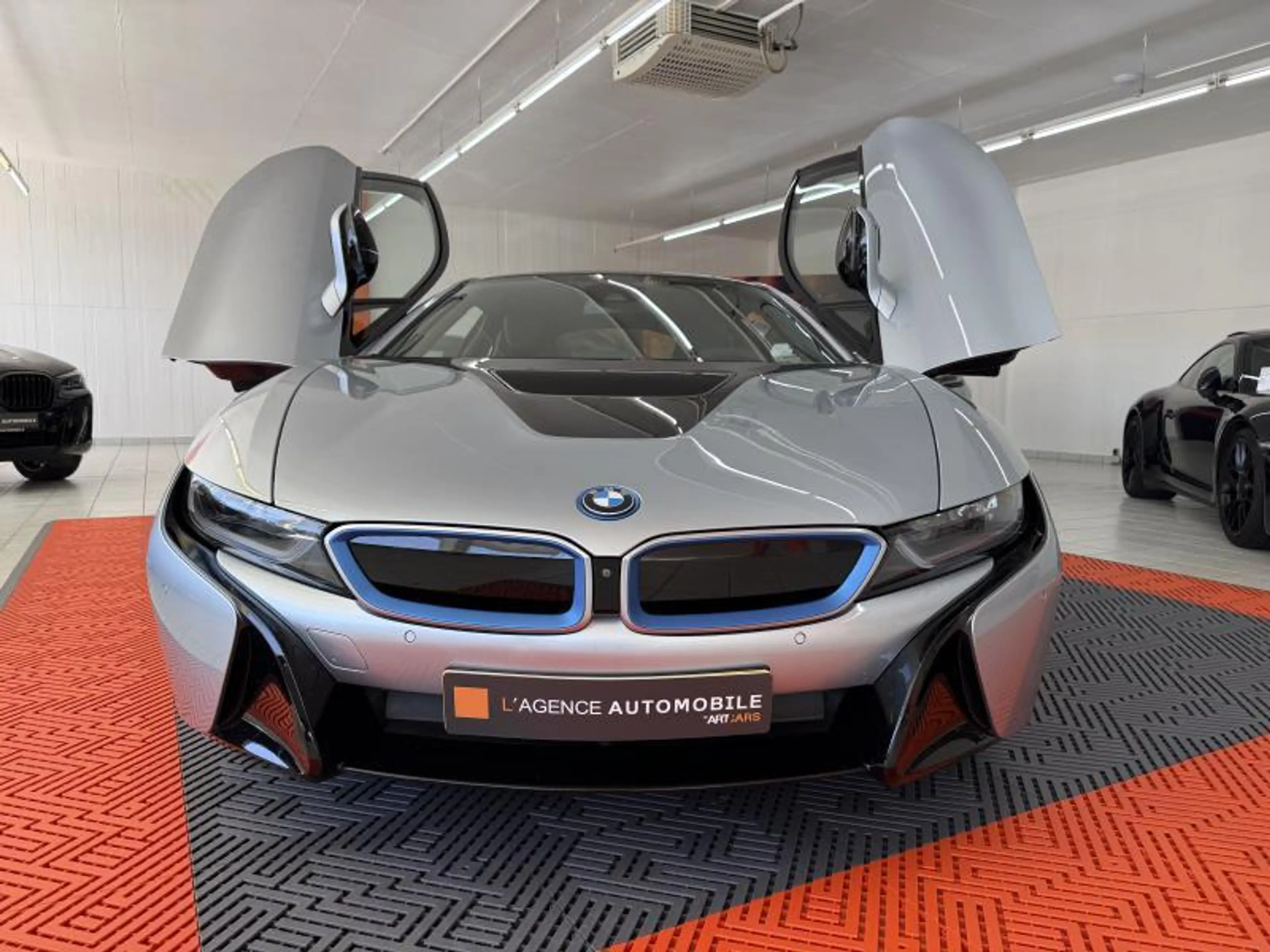 BMW i8 Vente Privée — photo 4