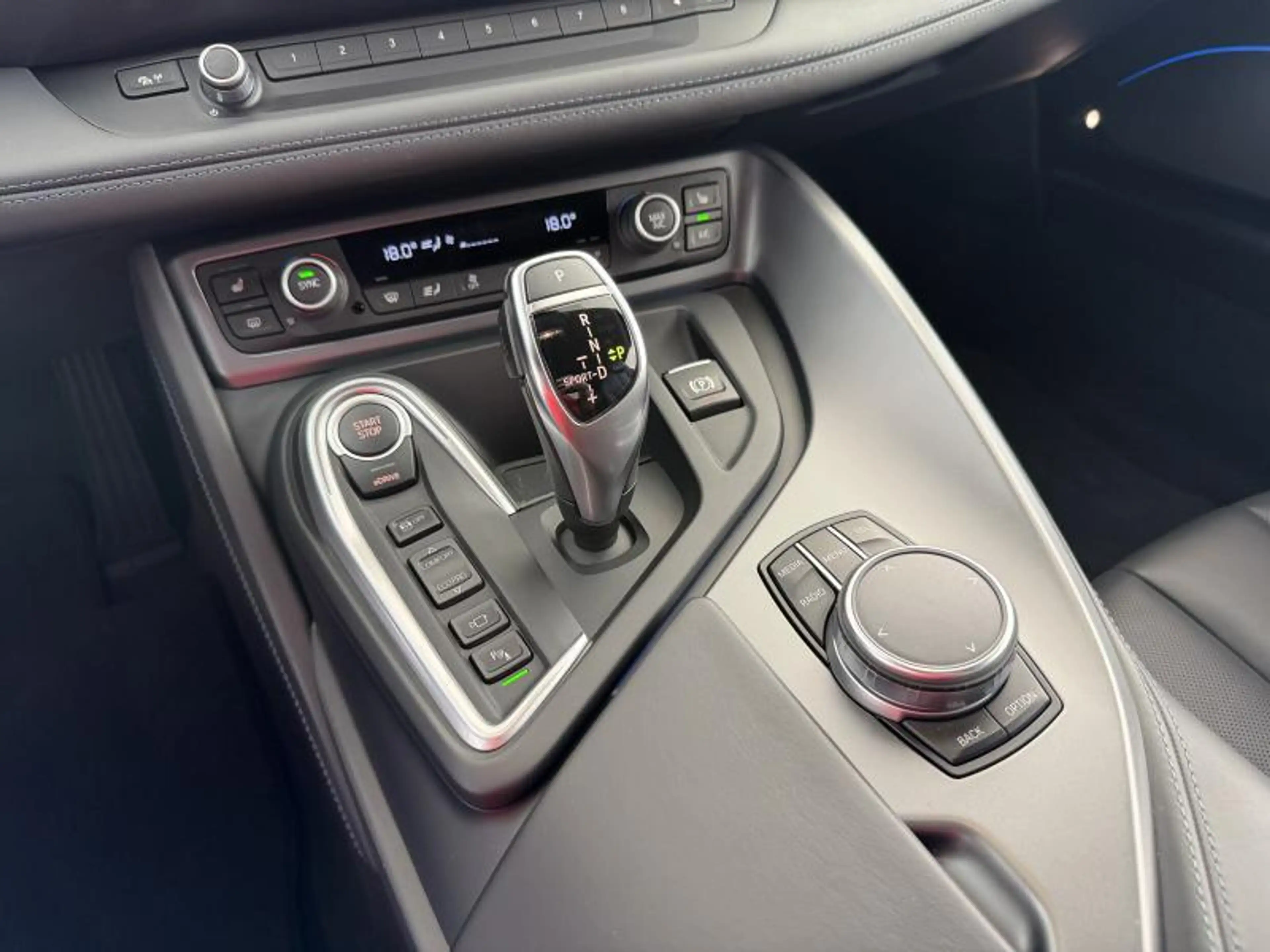 BMW i8 Vente Privée — photo 15